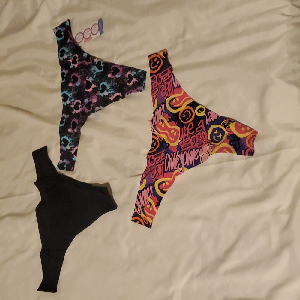 Cheek Boss Women's 3-Pack of Thongs in Multicolor Size Medium NWT